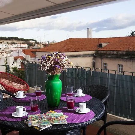 Apartment Terrace View In Chiado *